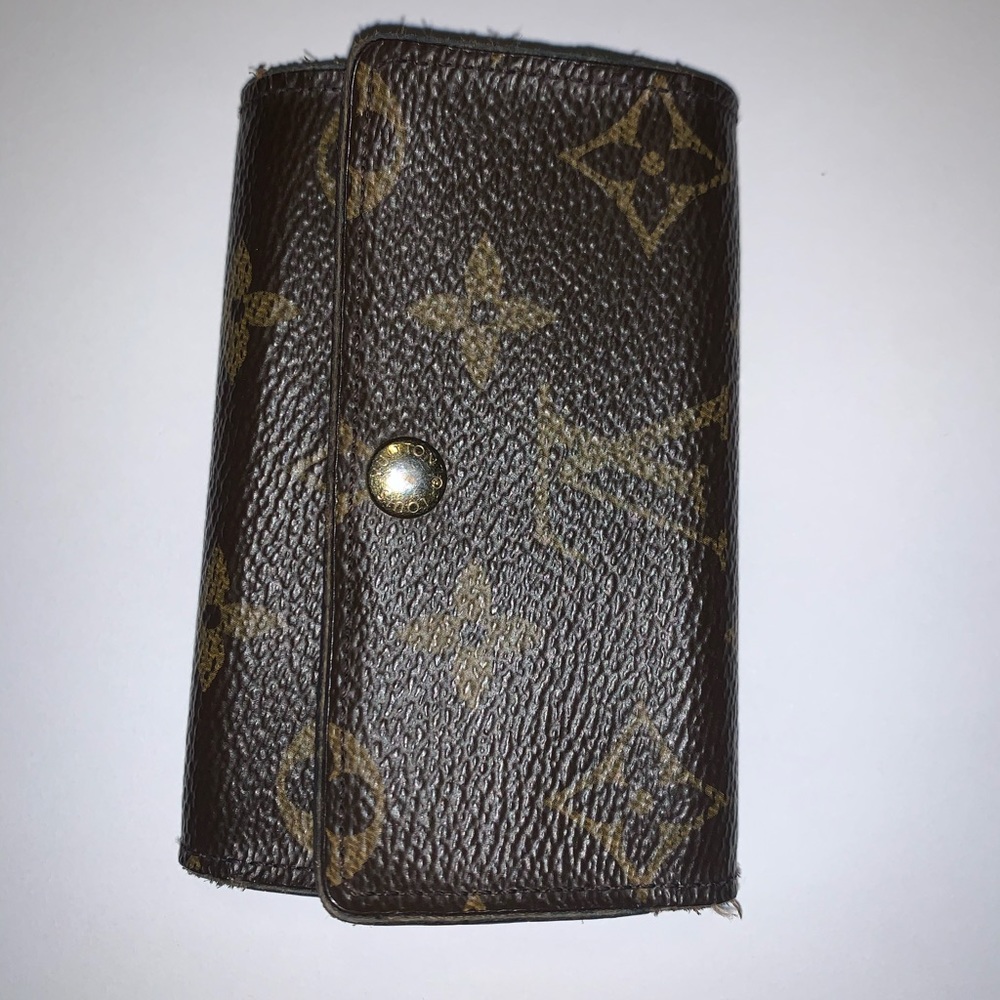 Louis Vuitton LV 6 Key Holder (Authentic)